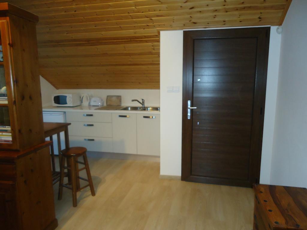 Petralona Apartment Agios Athanasios Exterior foto